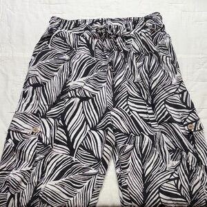 Christian Siriano Linen Blend Black & White Bold Tropical Print Wide Leg Pants